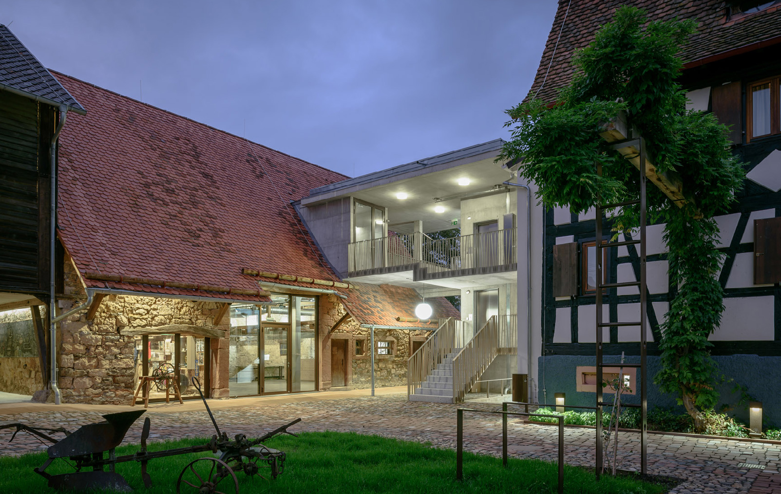 Försterhaus Reute, Blick in den Hof (Foto Moritz Bernoully)